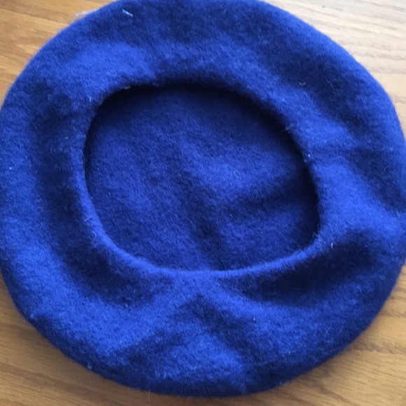 Dark blue Barrett - Picture 2 of 3